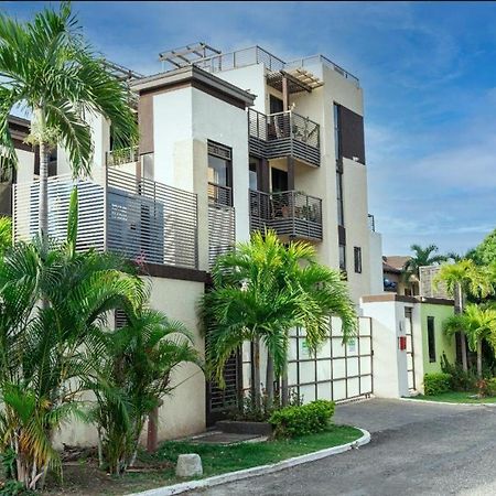 Finest Accommodation Riches Manor 1 Gladstone Drive Apt A2 Kgn 6 New Kgn Kingston Zewnętrze zdjęcie
