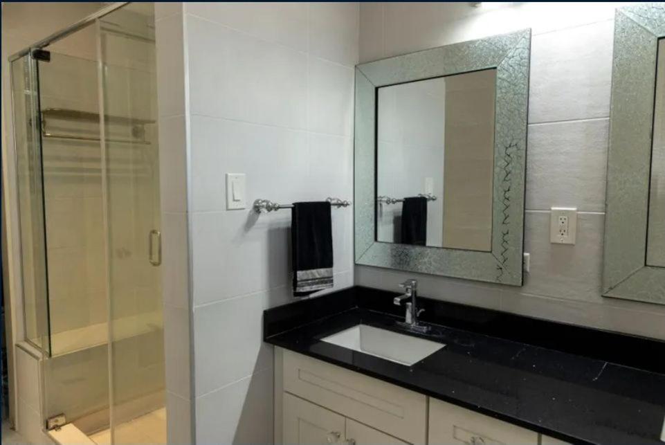 Finest Accommodation Riches Manor 1 Gladstone Drive Apt A2 Kgn 6 New Kgn Kingston Zewnętrze zdjęcie